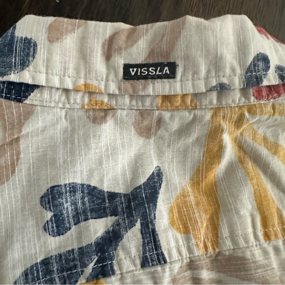 Vissla men’s printed button down top shirt - Picture 8 of 9